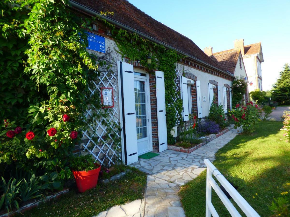 Chambres D'Hotes Les Muscaris Feins-en-Gatinais المظهر الخارجي الصورة