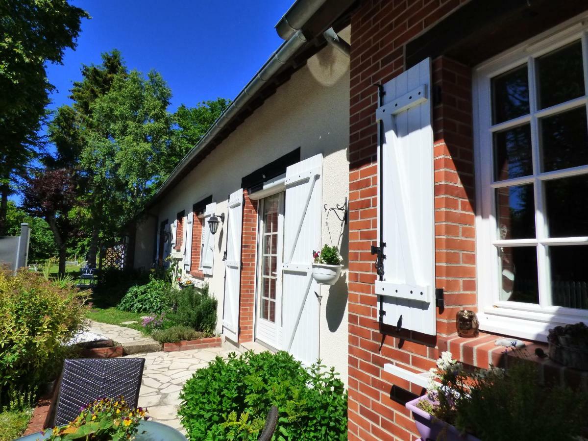 Chambres D'Hotes Les Muscaris Feins-en-Gatinais المظهر الخارجي الصورة
